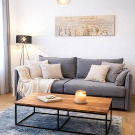 N&N Altbau-Apartments Schwerin nähe Schloss & Zentrum，位于什未林的酒店
