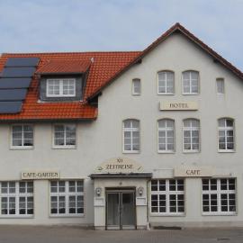 Hotel ZEITREISE，位于Schöningen的酒店