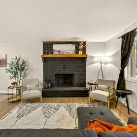 Redwoods Stopover- Near Hiking, Pet Friendly，位于Cave Junction的酒店