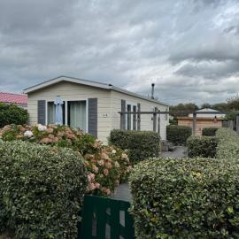Chalet Sea Shell - Near the Beach in Petten，位于佩滕的酒店