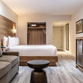 Atrium Hotel Vancouver，位于温哥华的酒店