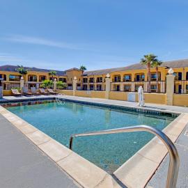Weslaco Inn Weslaco-Mercedes，位于韦斯拉科的酒店