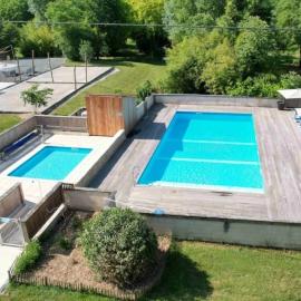 ZEcamping 3 étoiles piscine chauffée，位于Vendoire的酒店