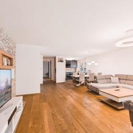Briger Ferienwohnung direkt in der Stadt Brig，位于布里格的酒店