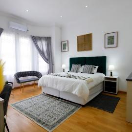 Riveria Guest Lodge and SPA，位于东伦敦的酒店