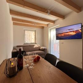 Alpen Lodge Predazzo，位于普雷达佐的酒店