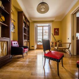 Hostel Covent Garden by gaiarooms，位于莱昂的酒店
