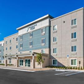 WoodSpring Suites Palm Springs - West Palm Beach，位于Palm Springs的酒店