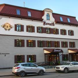 Premier Hotel Pochaiv，位于波恰耶夫的酒店