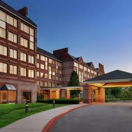 Embassy Suites by Hilton Philadelphia Valley Forge，位于韦恩的酒店
