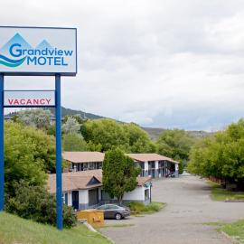 Grandview Motel，位于坎卢普斯的酒店