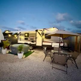 La Gozadera Park RV 1，位于萨利纳斯的酒店