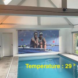 Chambre d hôtes Le Joyau with indoor pool and sauna，位于Lasne的酒店