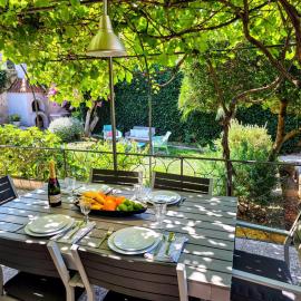 Villa Franca - with private garden, near beach，位于维斯的酒店