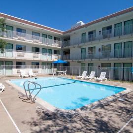 Motel 6-Roseville, MN - Minneapolis North，位于罗斯维尔的酒店
