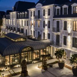 Grand Hotel de Courtoisville，位于圣马洛的酒店
