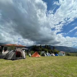 Zona de Camping El mirador，位于莱瓦镇的酒店
