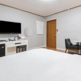 Hotel Lisa，位于东海市的酒店