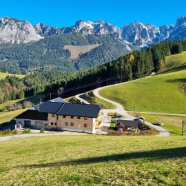 Ferienwohnungen Unterdürmoos Apartments mit Chalet-Charme auf 1050 m , Alleinlage，位于安纳贝格-伦格茨的酒店