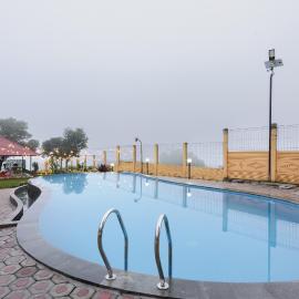 Urbanview Hotel Nerine's Glamping Village Cipanas by RedDoorz，位于Barukupa的酒店