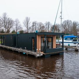 Tiny Boat House #3，位于Garnwerd的酒店