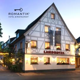 Romantik Landhotel 3Kronen,位于Adelsdorf的酒店