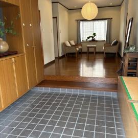 Big house right by 1st temple with 3 bed rooms，位于鸣门市的酒店