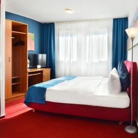 centra Hotel，位于施韦特的酒店
