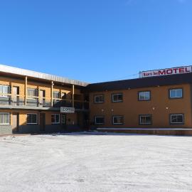 Nights Inn Motel，位于桑德贝的酒店