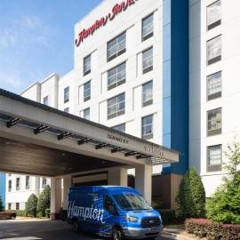 Hampton Inn & Suites Concord-Charlotte，位于康科德的酒店