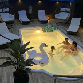 Wellness -Residenz Ehrhardt Urlaub mit Pool und Garten Ferienwohnung in Halberstadt，位于哈尔伯施塔特的酒店