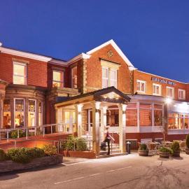 Alma Lodge Hotel & Events Venue，位于斯托克波特的酒店