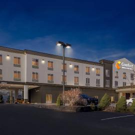 Comfort Inn & Suites Plainville-Foxboro，位于Plainville的酒店