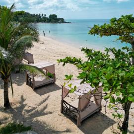 Relax Bay Beach Resort，位于高兰的酒店