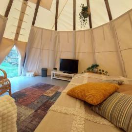 Hemma fran Hemma - Tipi Glamping，位于Kvillsfors的酒店