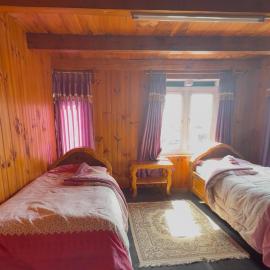 Everest hotel，位于Phāphlu的酒店