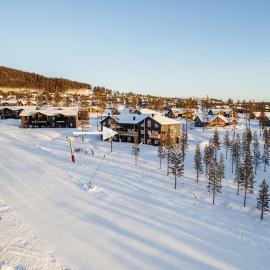 Idre Himmelfjäll - Ski in ski out - Nyproduktion med bastu och öppen spis，位于伊德勒的酒店