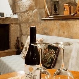LA CHASCONA DI FARNESE casa di tufo nel borgo，位于Farnese的酒店
