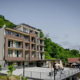 Nabada Hotel - Riverside，位于Ozurgetʼi的酒店
