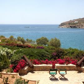 Beachfront Majestic Villa，位于Liaropá的酒店
