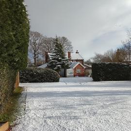 The Beehive Inn，位于贝里圣埃德蒙兹的酒店