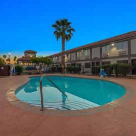 Americas Best Value Inn Apache Junction,位于阿帕奇章克申的酒店