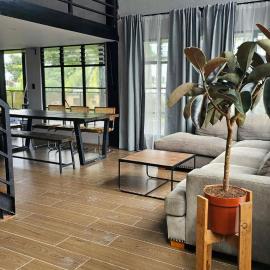 Urban Eight Loft - Walk to Picnic Grove