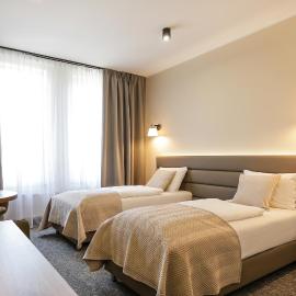 Poznań West Hotel - Airport,位于波兹南的酒店