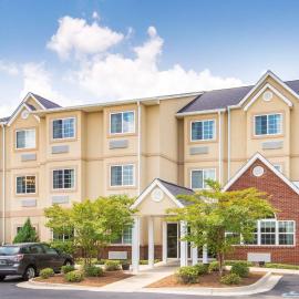 Microtel Inn & Suites by Wyndham Montgomery，位于Mitylene的酒店