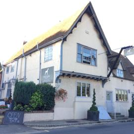 The Dog At Wingham,位于温厄姆的酒店