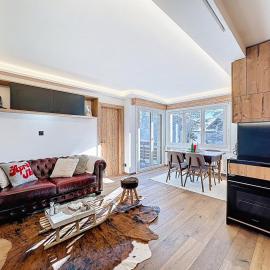 From green to slopes - Alpine ski and golf condo，位于克莱恩 蒙塔纳的酒店