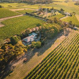 Vineyard Retreat in the Heart of McLaren Vale，位于麦克拉伦谷的酒店