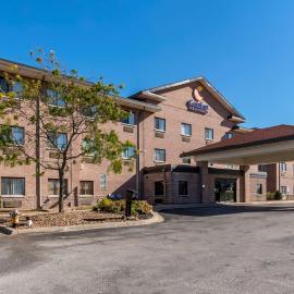 Comfort Inn & Suites Lees Summit - Kansas City，位于利斯萨米特的酒店