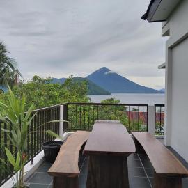 Villa Gajah 12 Lake View,位于Tobona的酒店